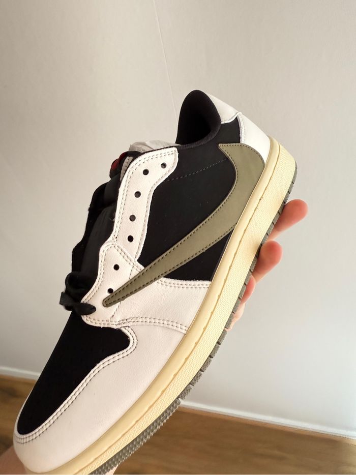Jordan 1 low Travis Scott olive