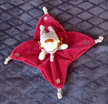 Doudou plat étoile rouge bordeaux- poupée fille hochet - Nicotoy