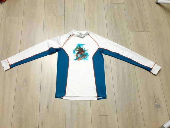 Maillot manche longue. Garçon 14 ans. Marque Decathlon