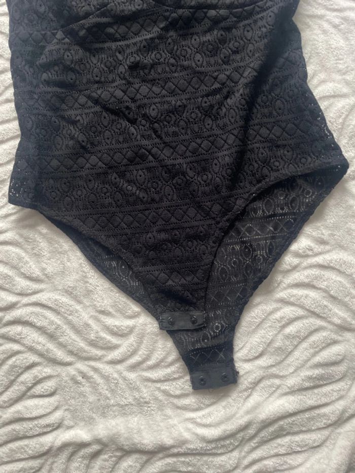 Body noir à bretelles avec top dentelé - photo numéro 2