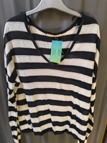 225617 pull femme à rayures noires et blanches Camaïeu XS
