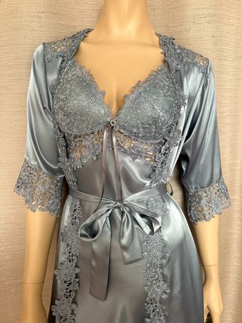 Ensemble peignoir nuisette satin