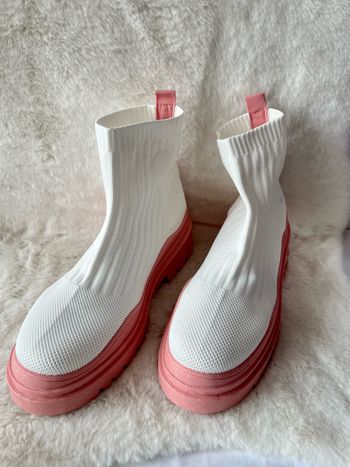 Bottines  chaussettes blanches et roses 40
