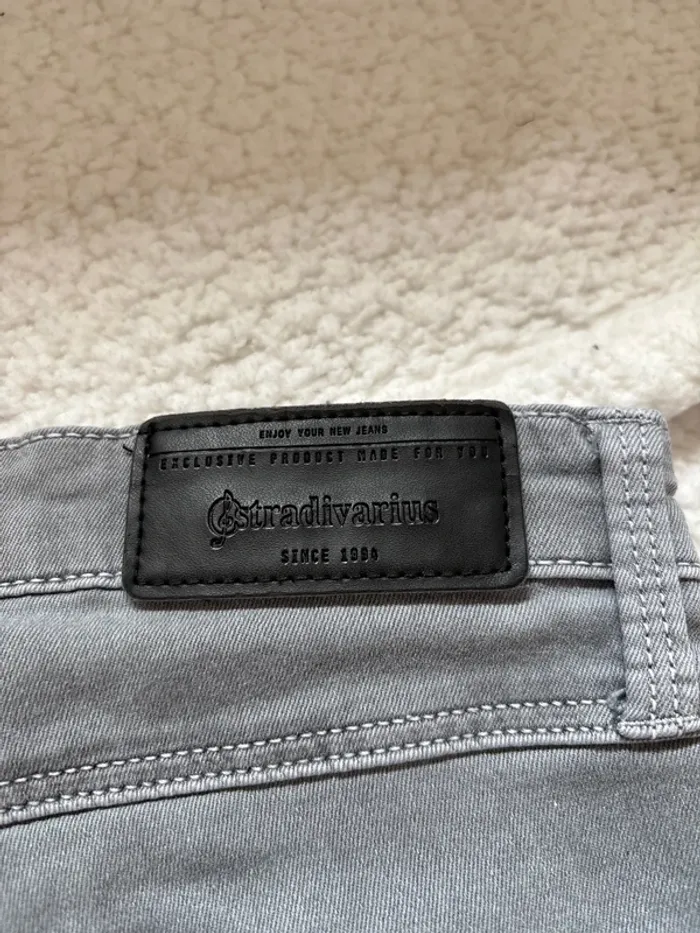 Jean gris stradivarius taille 38 - photo numéro 3