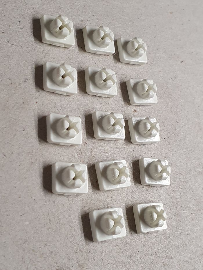 Lot de 14 pivots d'emboitement playmobil - photo numéro 3