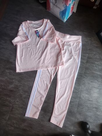 Ensemble rose sport