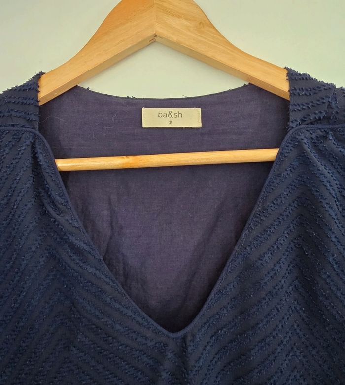 Robe ba&sh bleu marine taille 2 ( M ) en très bonne état - photo numéro 2