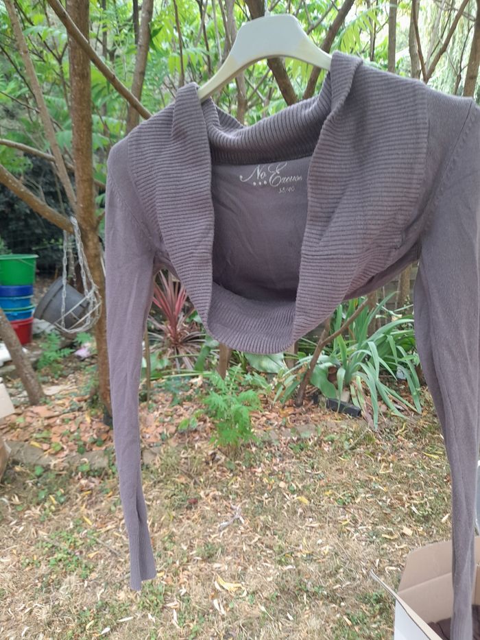 Vend petit gilet femme taille 38-40 - photo numéro 2