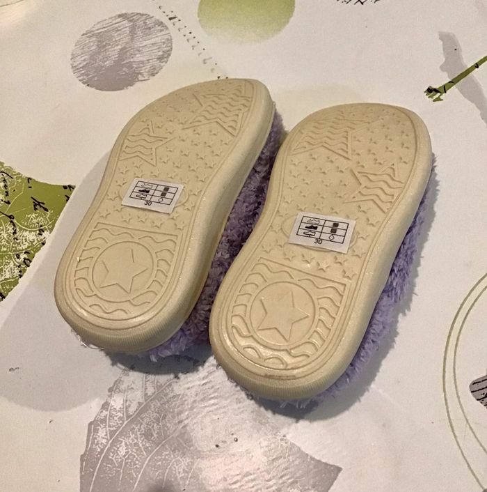 Paire de chaussons lilas blanc et rose taille 30: - photo numéro 3
