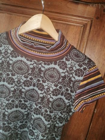 T-shirt col montant manches courtes femme M