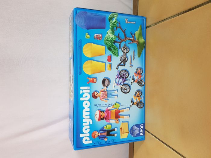 playmobil 6890 cyclistes avec vélos et remorque neuf - photo numéro 2