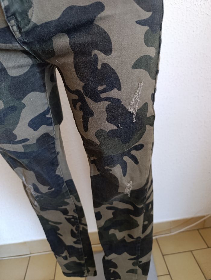 Jean motif militaire mis bon - photo numéro 3