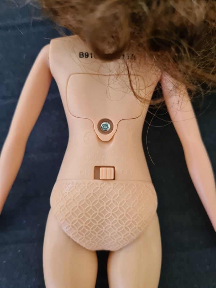 Poupée Emma Watson Belle qui chante - photo numéro 5