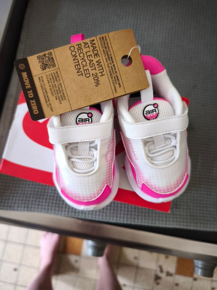 Chaussures Nike bébé taille 19.5 - photo numéro 5