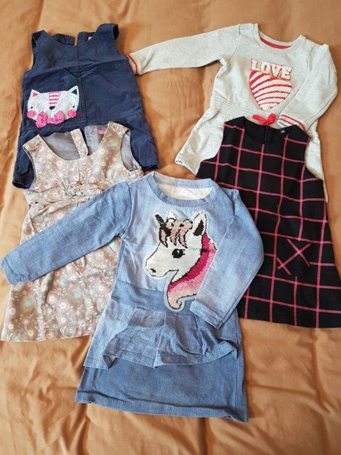 Lot vêtements fille 24 mois hiver/été (96 pièces) - photo numéro 3
