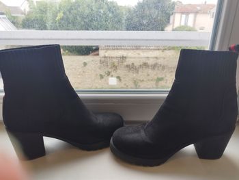 Bottine à talon en daim