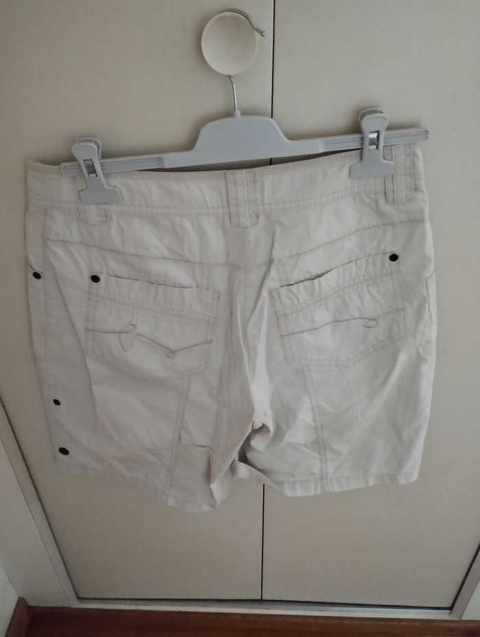 Short 40 - photo numéro 2