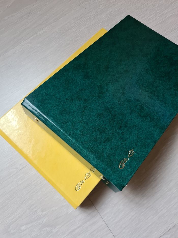 Lot de deux classeurs A5 neufs