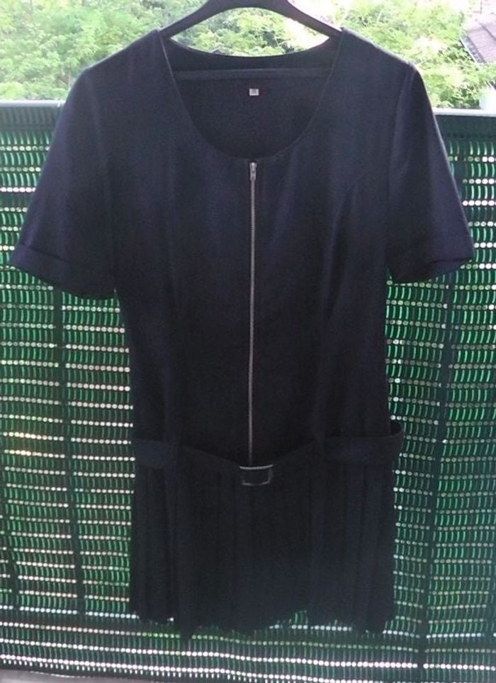 ROBE bleu marine, manches courtes