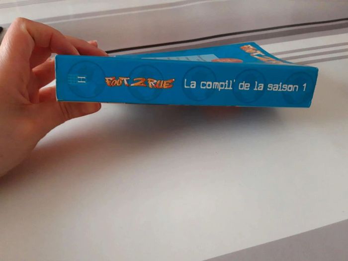 Livre : Foot  2 Rue : La  compil  de la  saison  1 - photo numéro 6