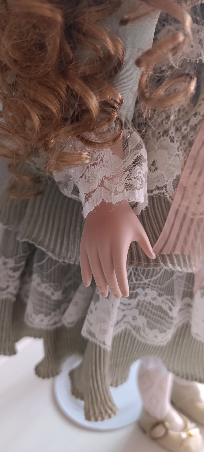 Poupée de Collection en Porcelaine Neuve - photo numéro 3