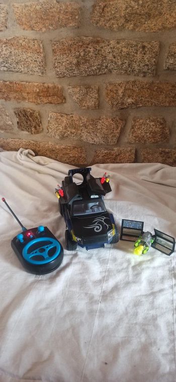 Voiture télécommandée playmobil