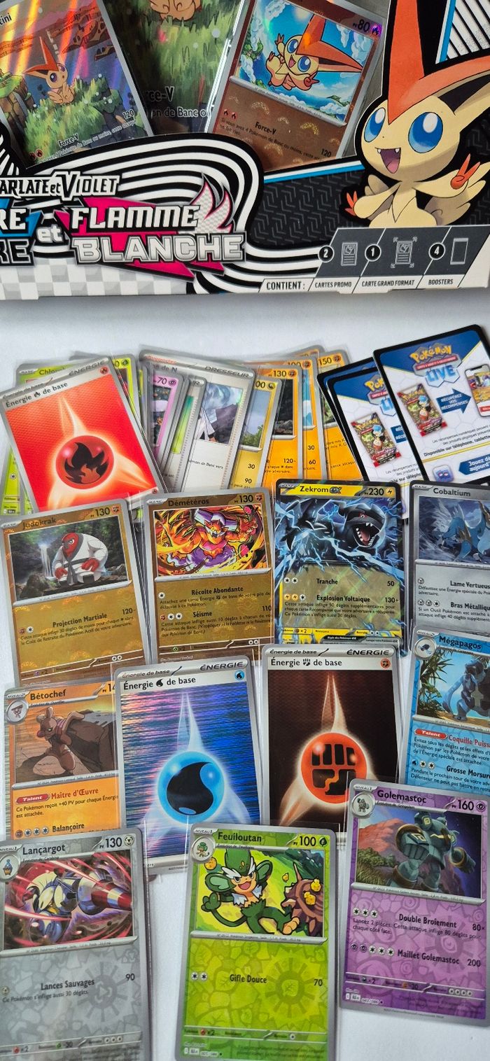 Pokémon masterball pokeball reverse me01 me02 ev10.5 victini ( sortie de boosters et ETB ) - photo numéro 3