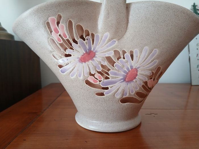 Vallauris/Poterie artisanale: Panier-corbeille motif floral en céramique - photo numéro 3