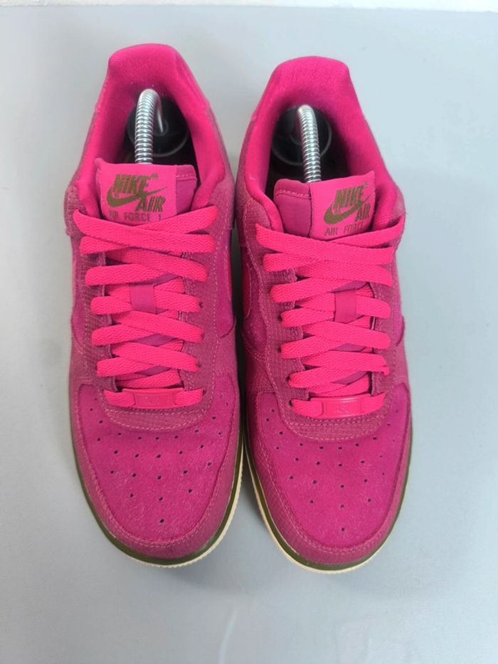 Baskets femme Nike air force one fushia rose et verte pointure 38.5 tres bon état - photo numéro 4