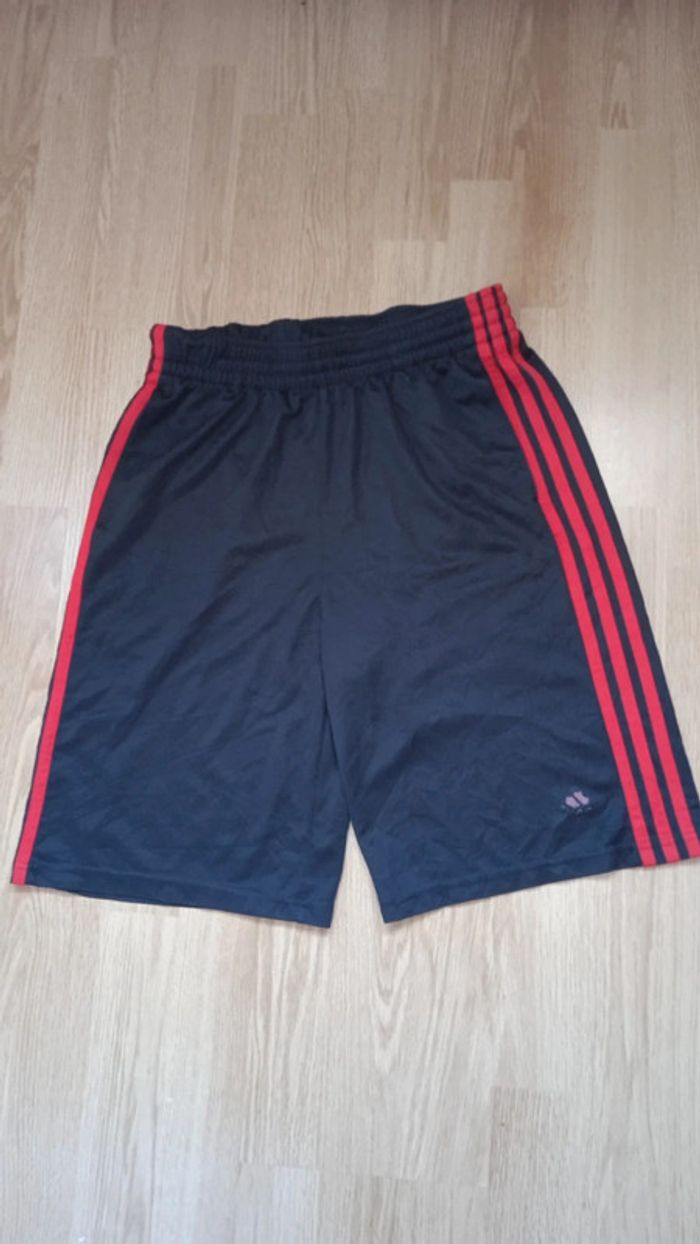 ⚡ Adidas Junior – Short Noir à Rayure Rouge – 14A - photo numéro 2