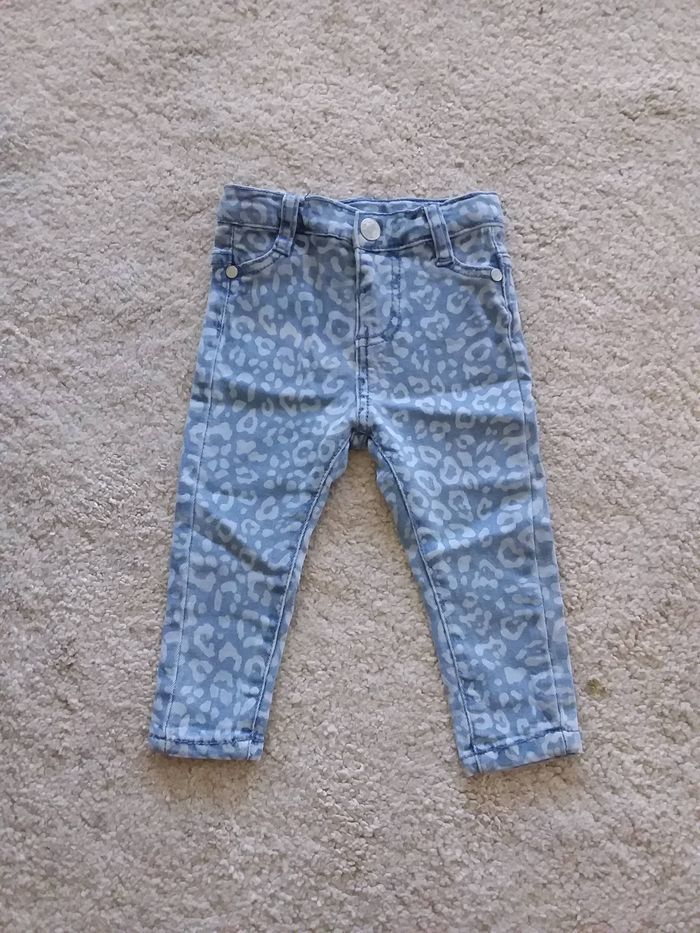 Jean bleu léopard 9 mois