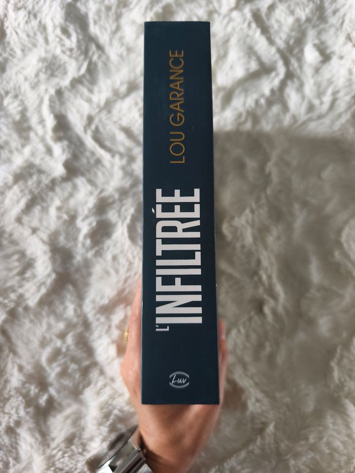 L'infiltrée Lou Garance - photo numéro 2