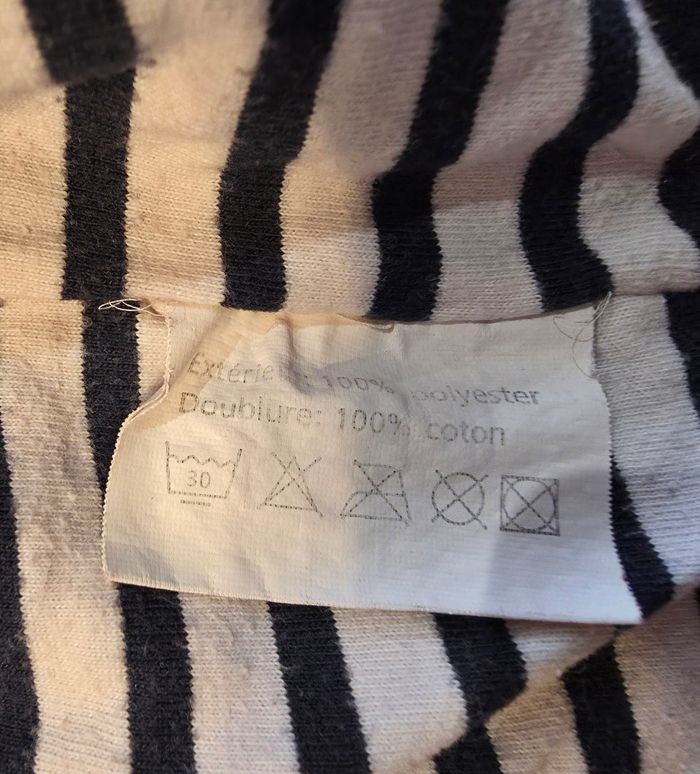 Veste polaire rouge 2 ans - photo numéro 5