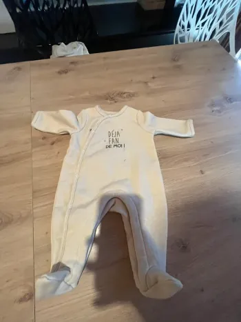 Pyjama taille 1 mois (54 cm)