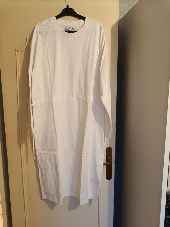 Robe blanche Adidas lo