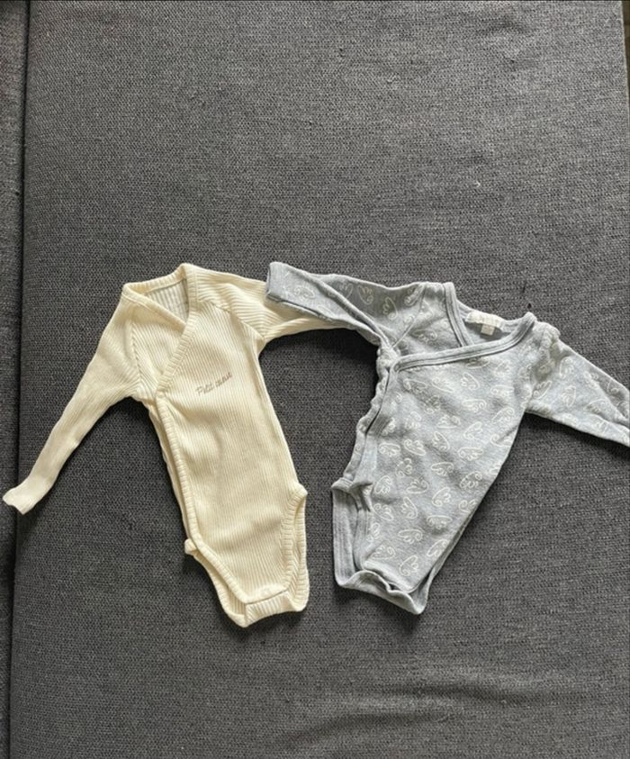 Lot bodies 1 mois - photo numéro 2