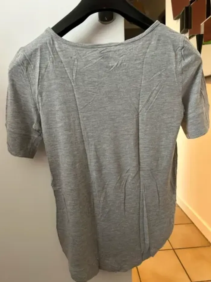 T-shirt H&M taille XS - photo numéro 3
