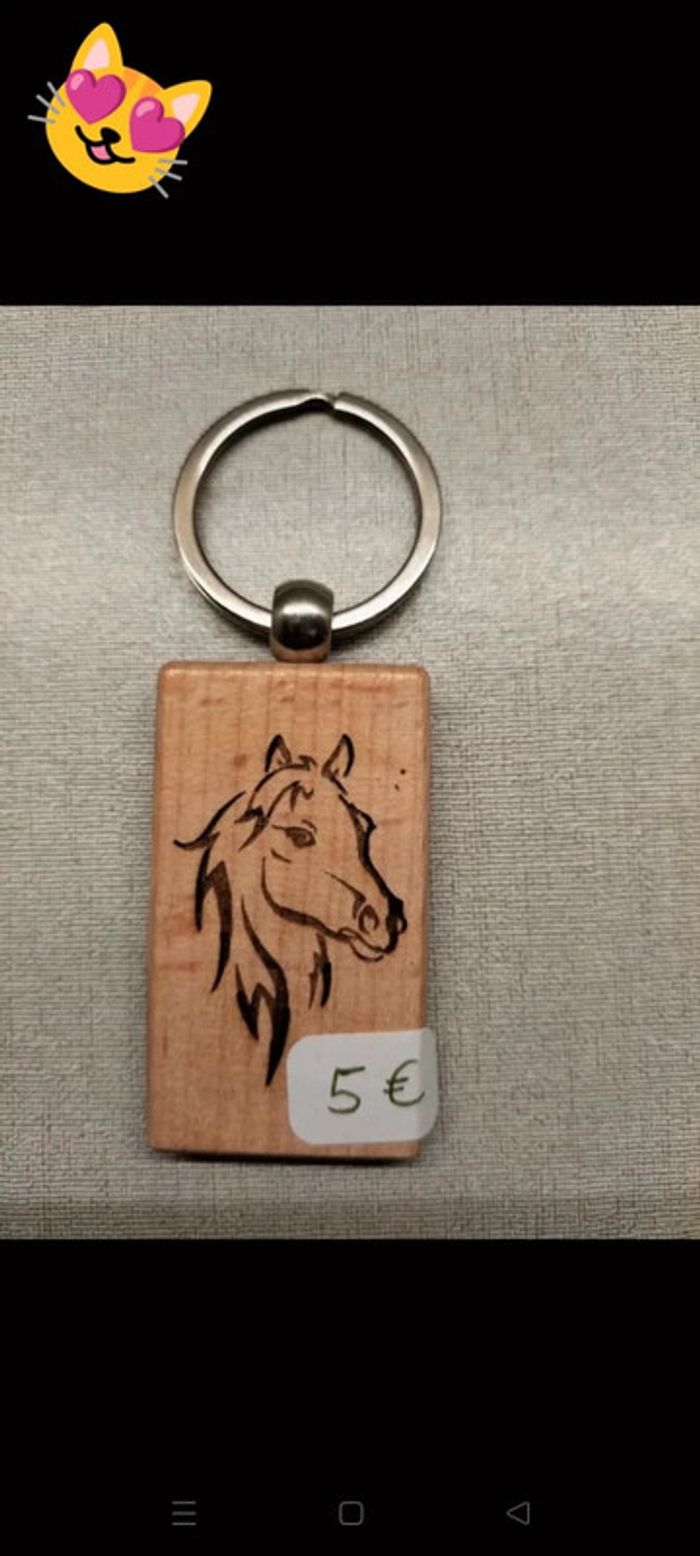 Porte clés en bois cheval