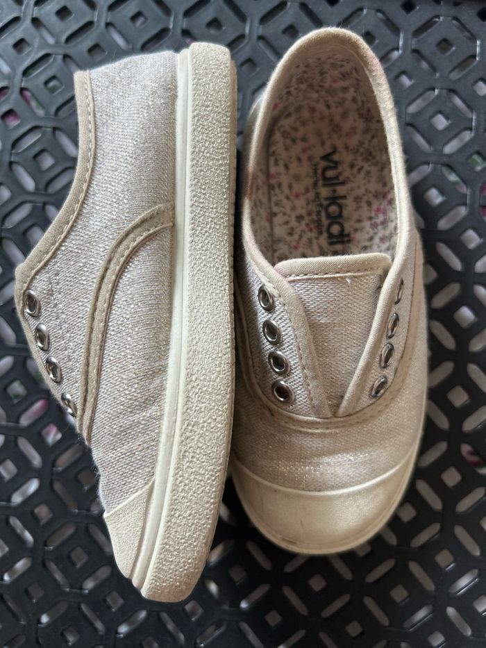 Baskets en toile taille 25 - photo numéro 2