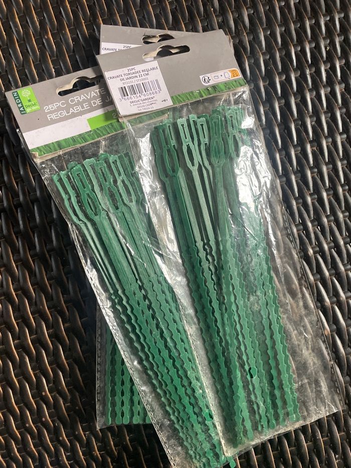 3 paquets de 25 cravates torsadées réglables