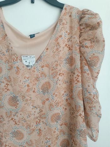 Blouse à fleurs et manches froncées Taille M Kiabi Neuf avec étiquettes