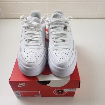 Baskets Air Force Nike taille 38