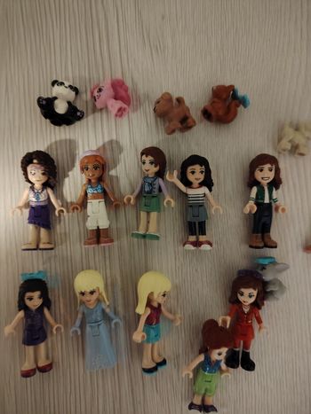 Lot figurines lego friends