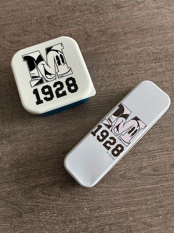 Ensemble boîte à goûter et boîte à crayon Mickey