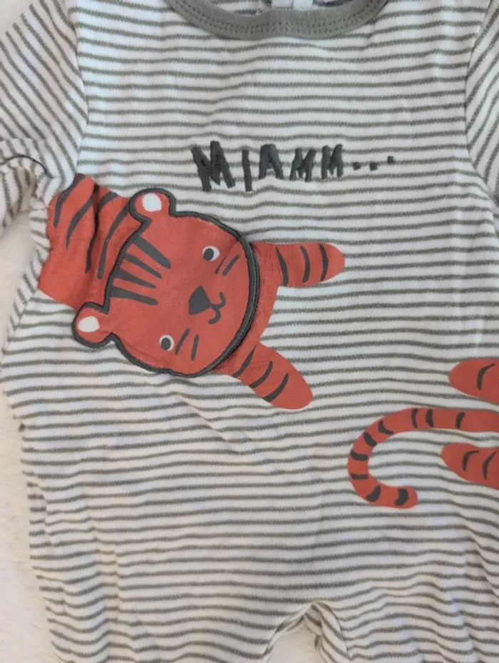 Pyjama 6 mois - photo numéro 2