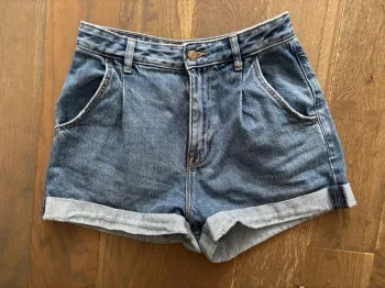 Short en jean Bershka t.S tbe