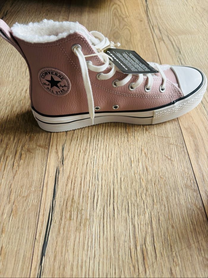 Converse neuve