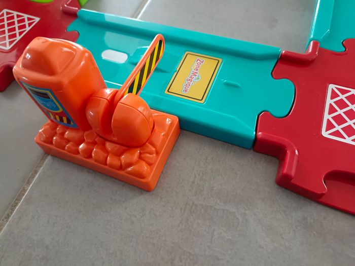 Mon Aéroport interactif Tut Tut bolides + hélicoptère de VTech - photo numéro 9