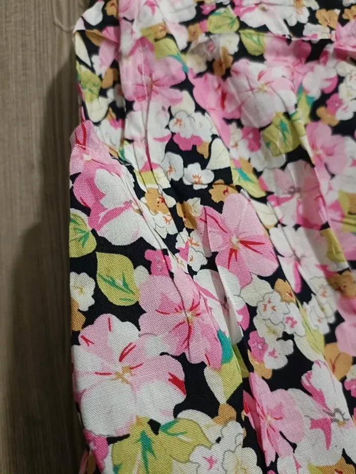 Short rose neuf taille 40 - photo numéro 2