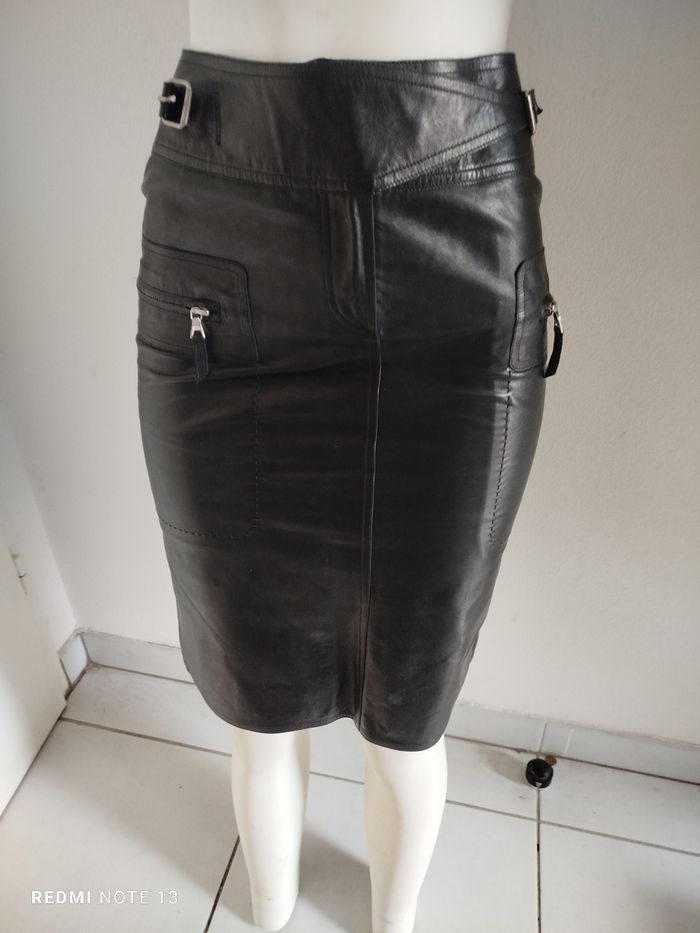 #kytie38femme. Jupe en cuir taille 38